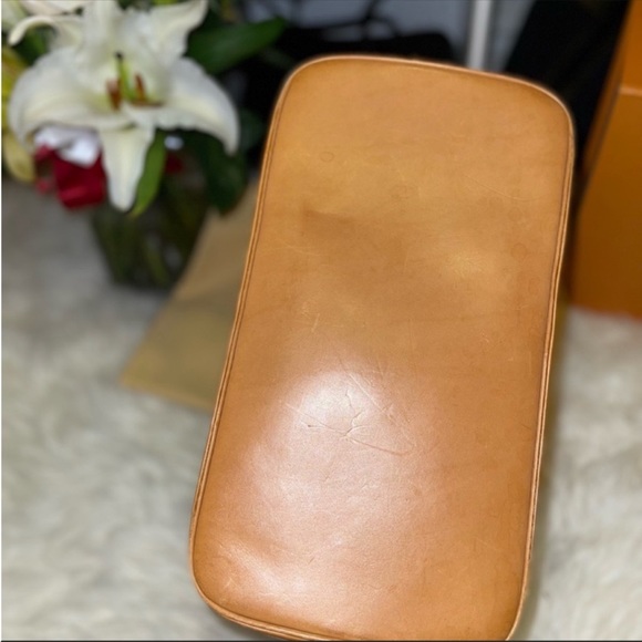 Authentic LV Alma Monogram Bag - Picture 6 of 6